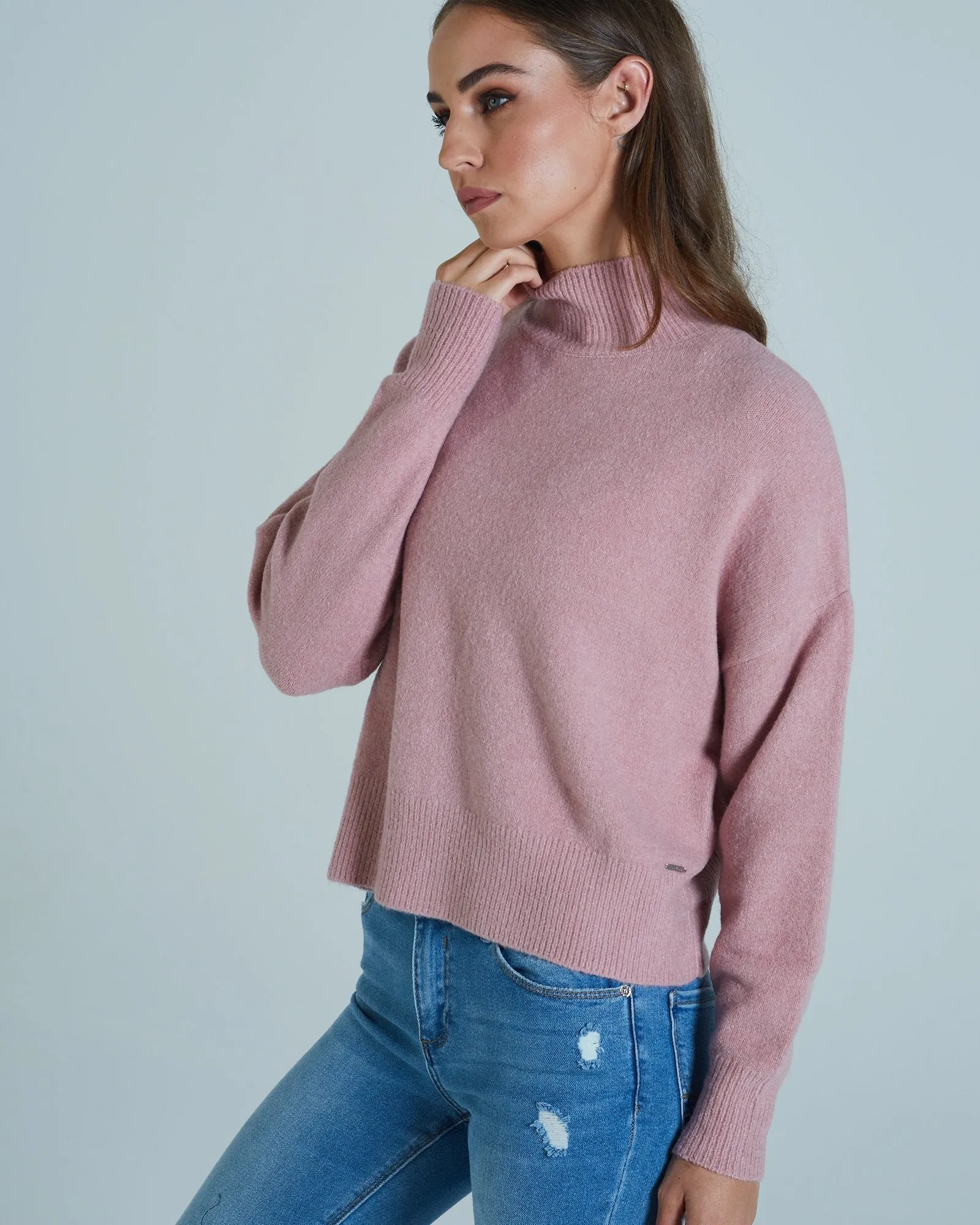 Sure! Heres an optimized product title with modifiers:

Amelie Luxury Knit Sweater in Cherry Pink for Women

This title includes helpful details like Luxury and Sweater, making it clear what the product is and adding appeal for potential buyers by emphasizing the premium quality.