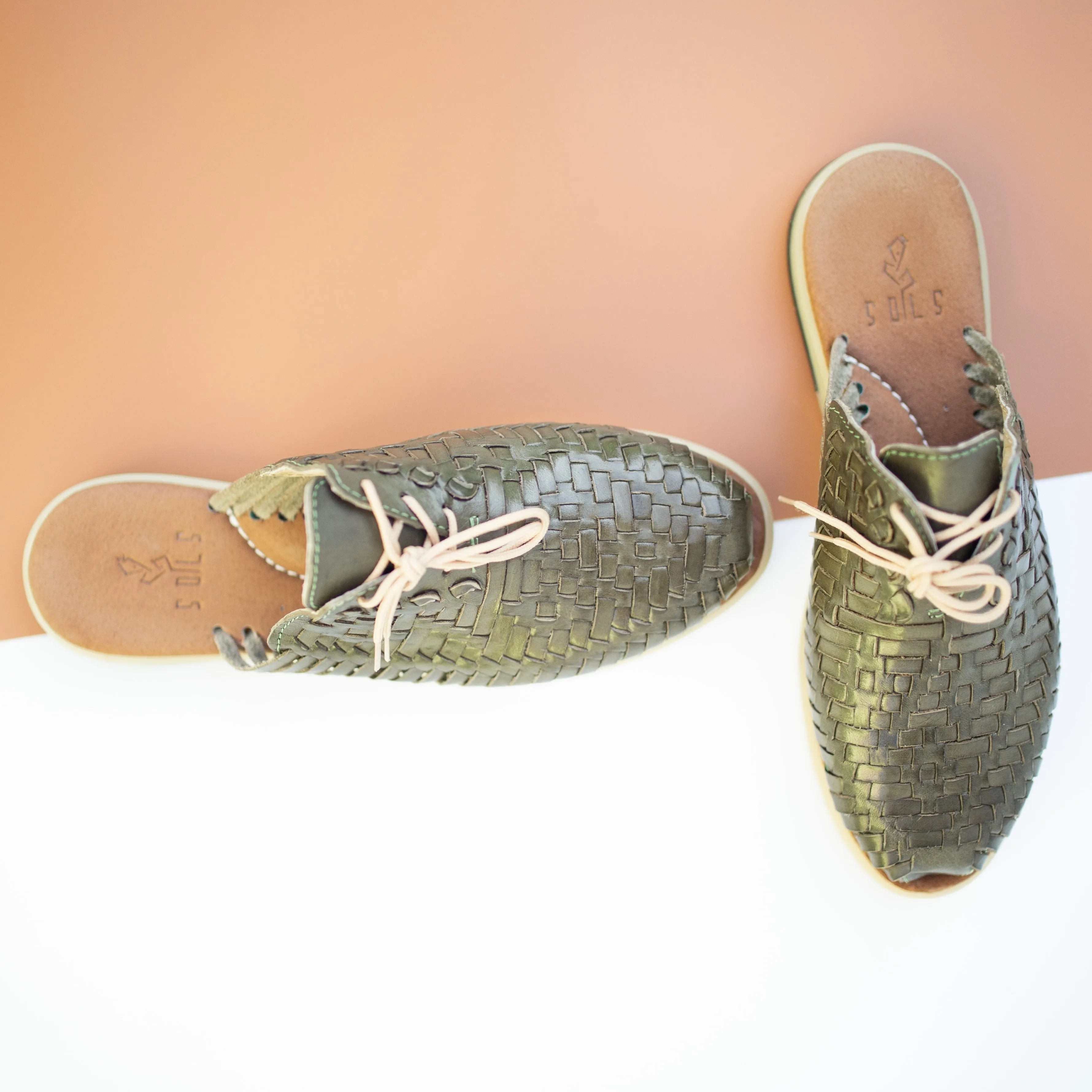 Benita in Olive