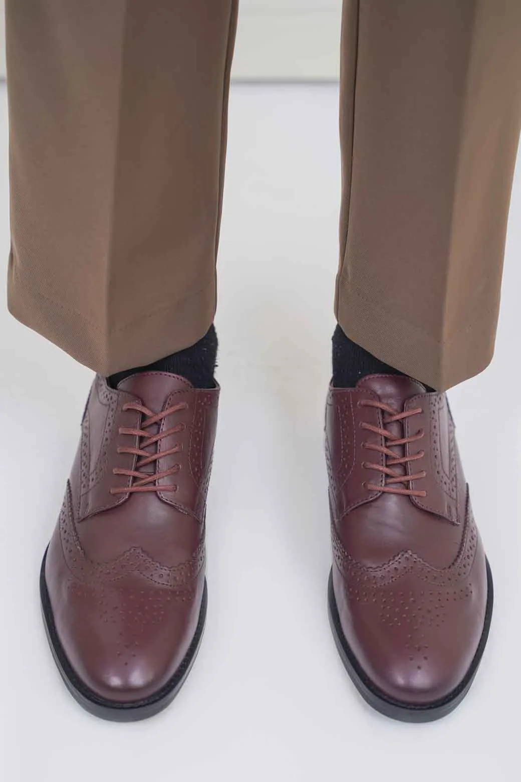 CLASSIC LEATHER BROGUES