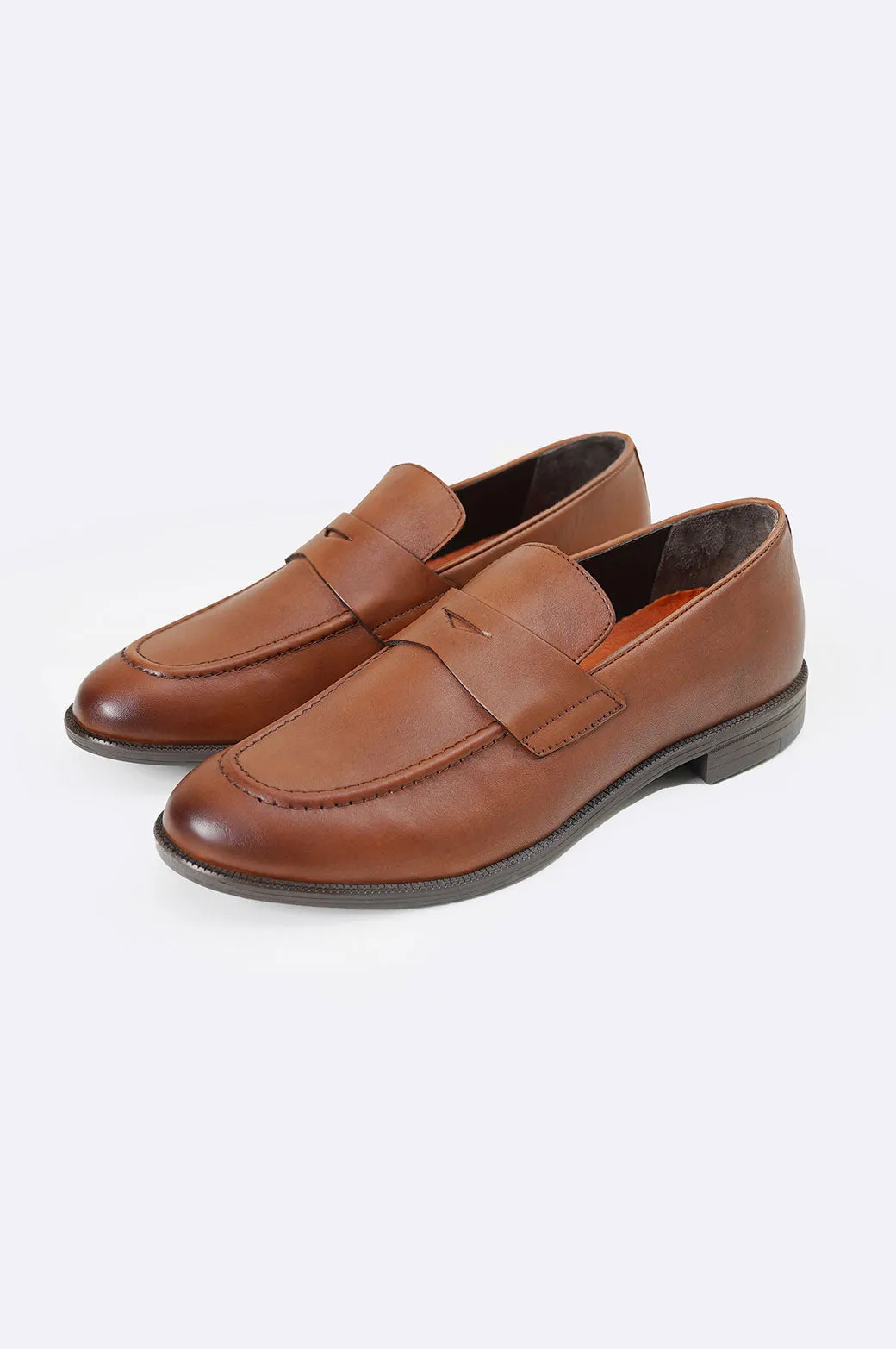 CLASSIC LEATHER LOAFERS