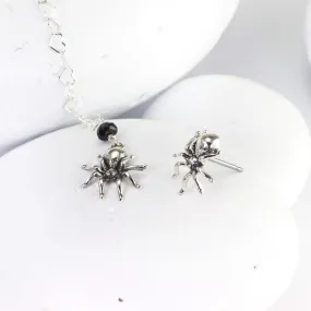 Dangling Spider Ear Cuff in Silver