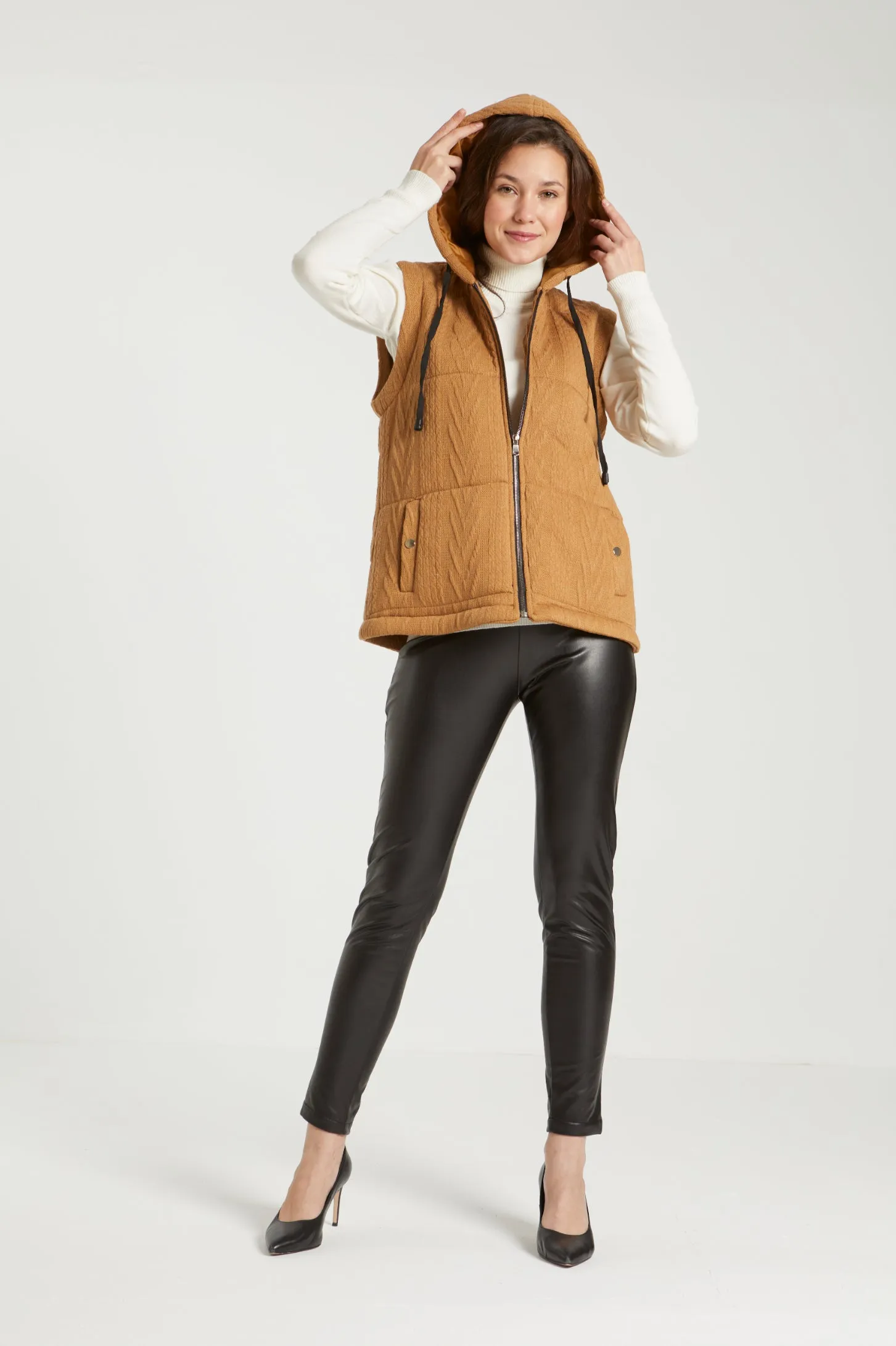 KNIT PUFFER VEST - BROWN